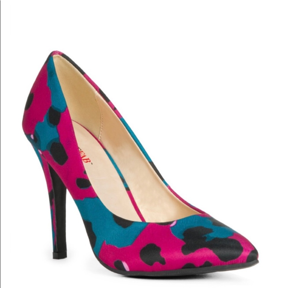 ๐ 3/$20 Heels - Picture 2 of 4